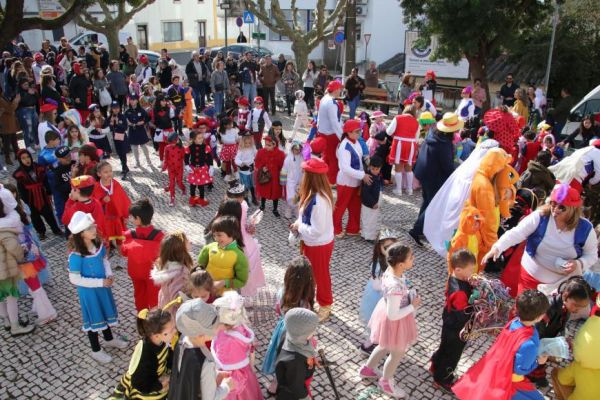 Desfile de Carnaval do Centro Escolar de Arranhó 
